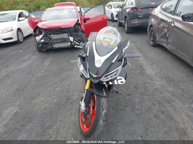 ZD4KYUA09RS000883 Aprilia Rs