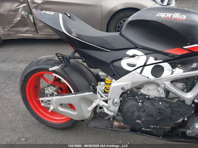 ZD4KYUA09RS000883 Aprilia Rs