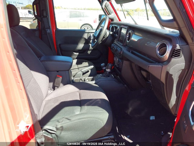 1C4HJXEN3PW586777 Jeep 2023