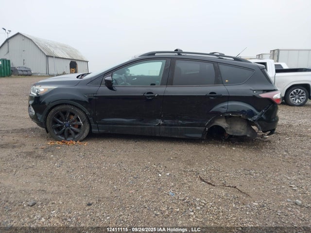 1FMCU9G98HUC99988 Ford Escape