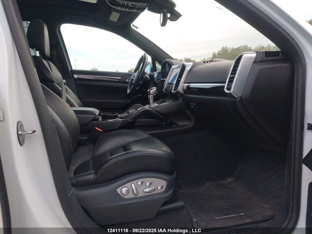 Porsche 2017 2017 WP1AB2A26HLA52719 Image 5
