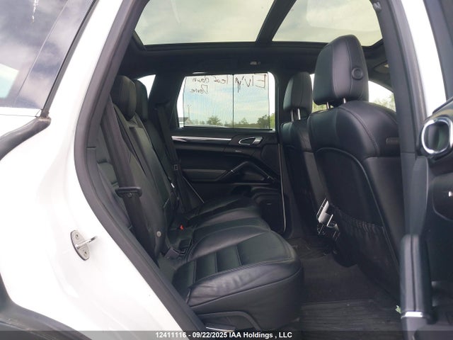 Porsche 2017 2017 WP1AB2A26HLA52719 Image 8