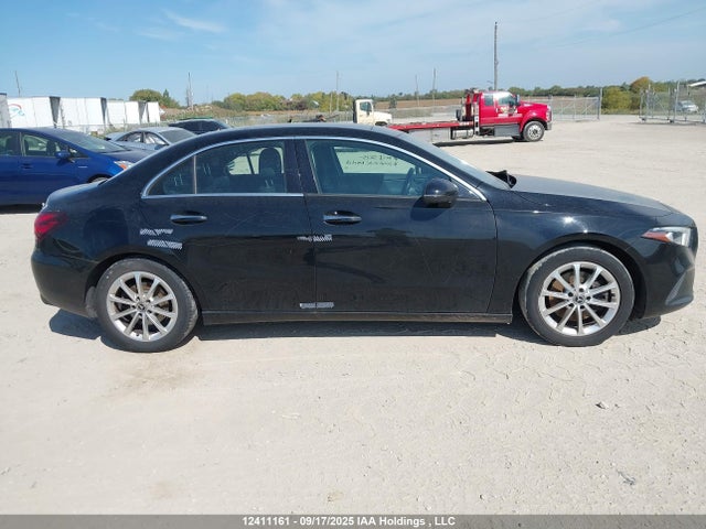 W1K3G4FB6NJ356307 Mercedes-Benz m260
