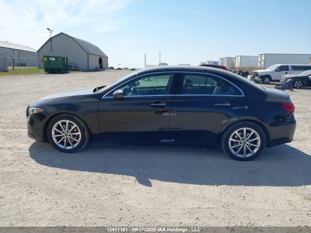 W1K3G4FB6NJ356307 Mercedes-Benz m260