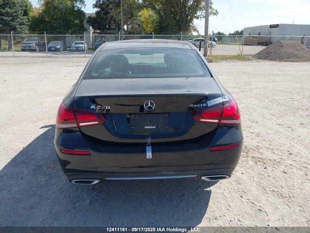 W1K3G4FB6NJ356307 Mercedes-Benz m260