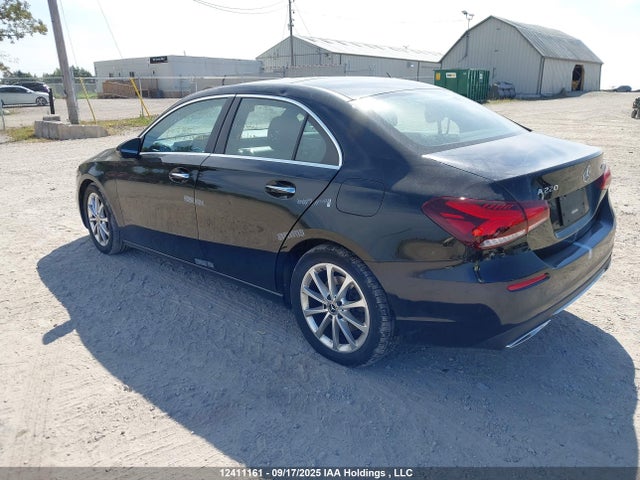 W1K3G4FB6NJ356307 Mercedes-Benz m260
