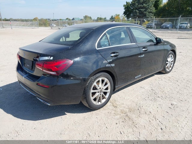 W1K3G4FB6NJ356307 Mercedes-Benz m260