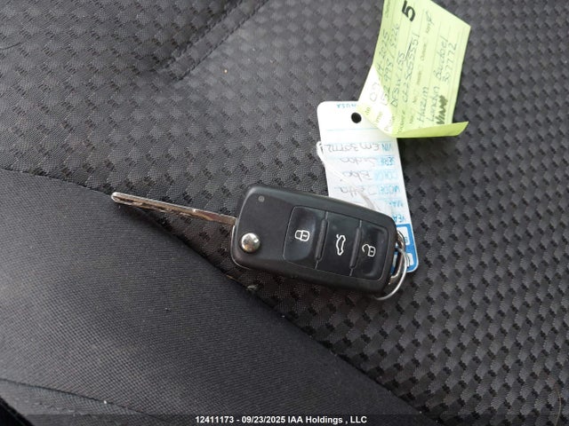 3VW2K7AJ2EM307772 Volkswagen 2014