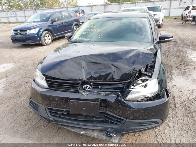 3VW2K7AJ2EM307772 Volkswagen 2014