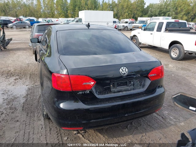 3VW2K7AJ2EM307772 Volkswagen 2014