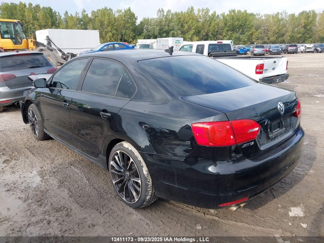 3VW2K7AJ2EM307772 Volkswagen 2014