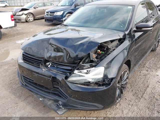 3VW2K7AJ2EM307772 Volkswagen 2014