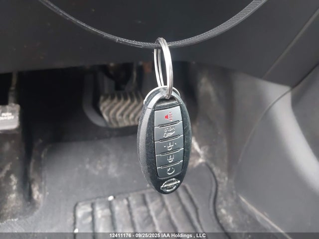 5N1AT2MV6HC788267 Nissan 2017