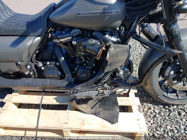 5HD1KRPA0KB607385 Harley-Davidson FLHXS