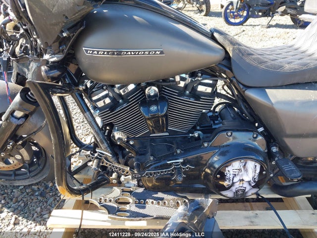 5HD1KRPA0KB607385 Harley-Davidson FLHXS