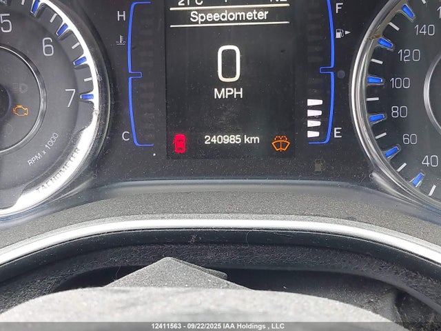 1C3CCCFB6FN727335 Chrysler 200