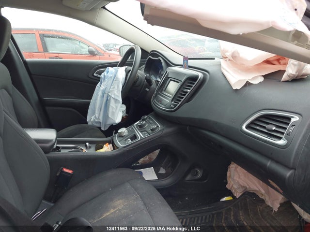 1C3CCCFB6FN727335 Chrysler 200