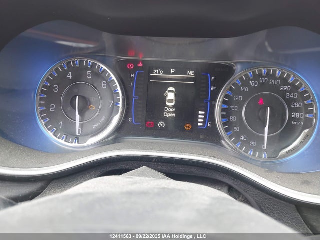 1C3CCCFB6FN727335 Chrysler 200