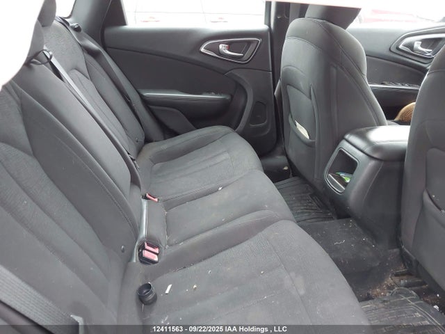 1C3CCCFB6FN727335 Chrysler 200