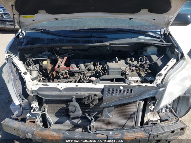 5TDZK3DC8FS558983 Toyota Sienna