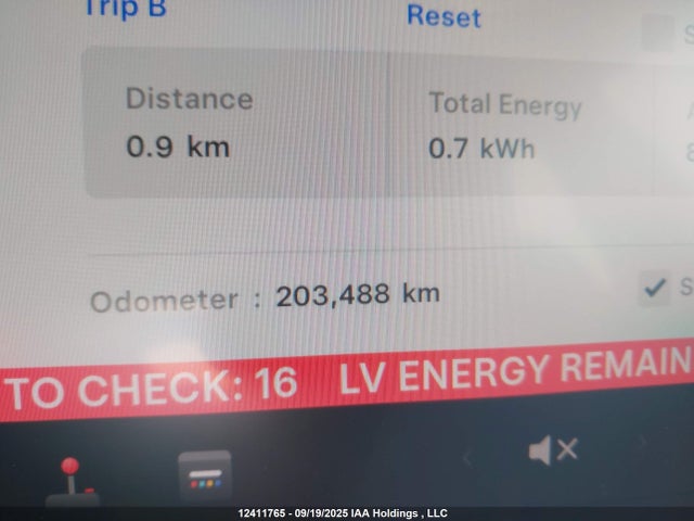 5YJ3E1EB0NF260342 Tesla MODEL 3