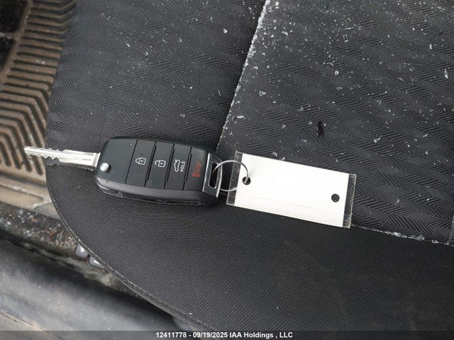 KIA dohc mpi nu 2015 KNAFK4A6XF5301530 Image 11