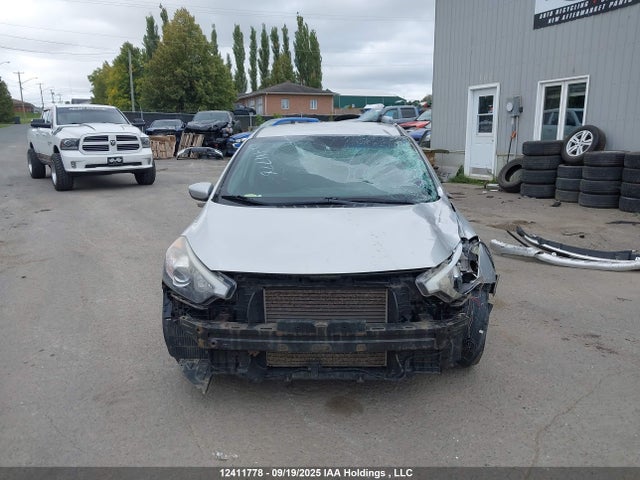 KIA dohc mpi nu 2015 KNAFK4A6XF5301530 Image 13