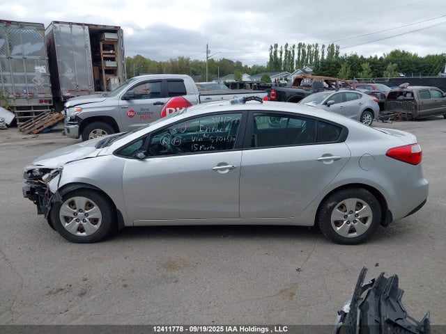 KIA dohc mpi nu 2015 KNAFK4A6XF5301530 Image 15