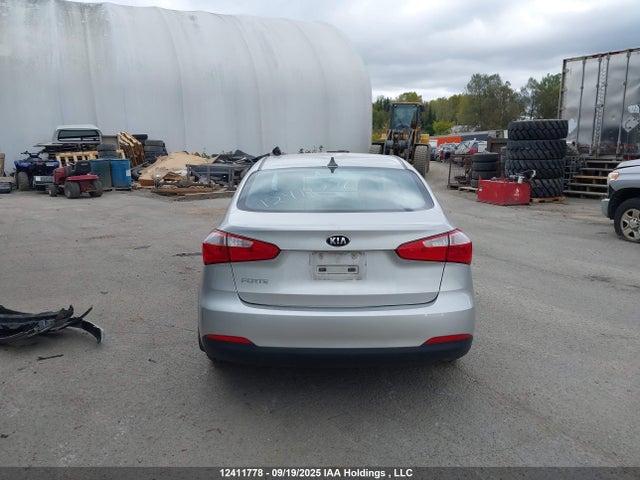 KIA dohc mpi nu 2015 KNAFK4A6XF5301530 Image 17