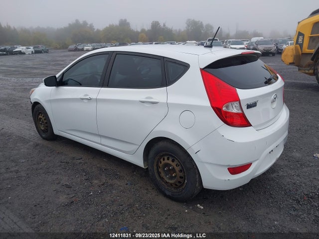 KMHCT5AE5HU353118 Hyundai Accent