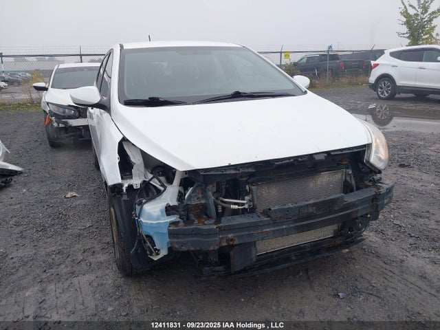 KMHCT5AE5HU353118 Hyundai Accent