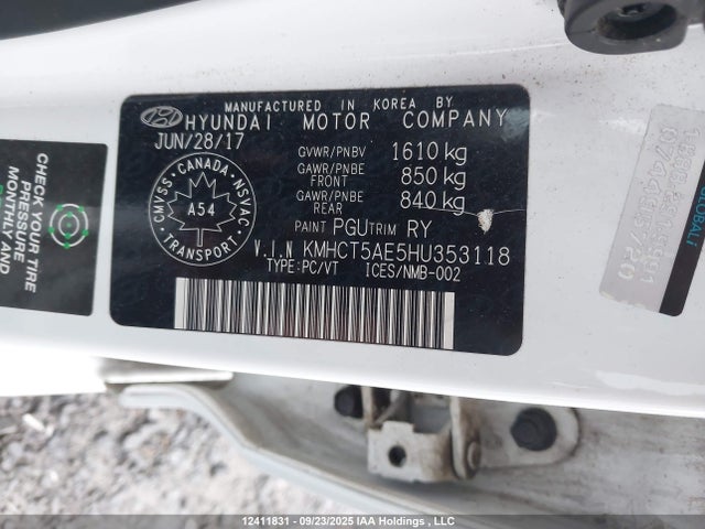 KMHCT5AE5HU353118 Hyundai Accent