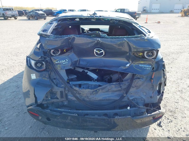 JM1BPBMY8M1334227 Mazda 3 Premium