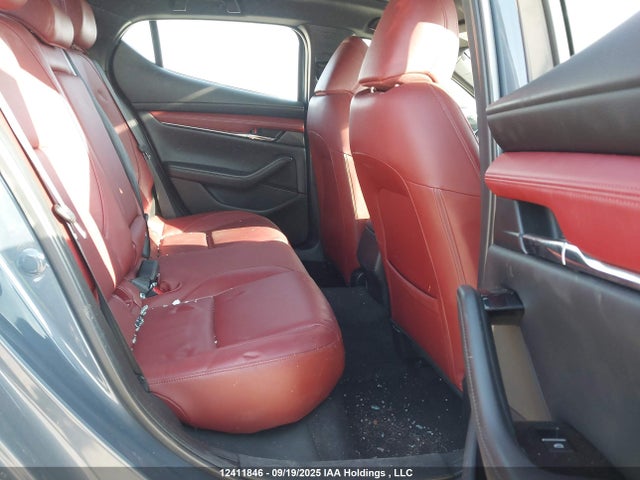 JM1BPBMY8M1334227 Mazda 3 Premium