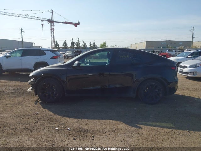 7SAYGDEE9NF494073 Tesla Model Y