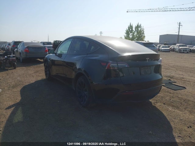 7SAYGDEE9NF494073 Tesla Model Y
