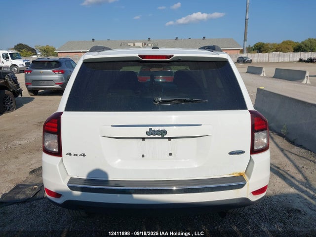 1C4NJDAB9GD702041 Jeep 2016