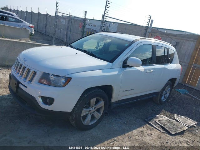 1C4NJDAB9GD702041 Jeep 2016