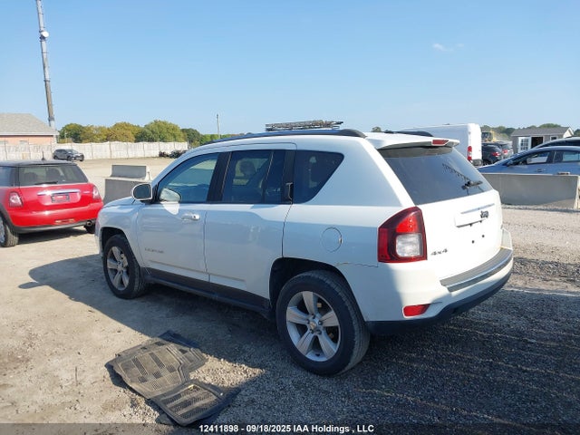1C4NJDAB9GD702041 Jeep 2016
