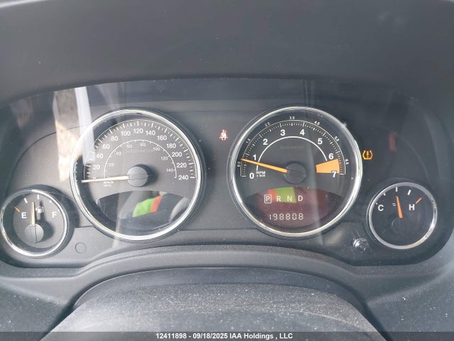 1C4NJDAB9GD702041 Jeep 2016