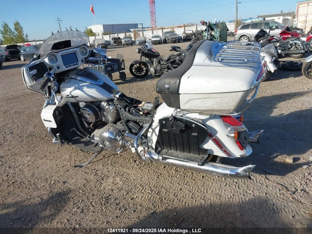 INDIAN MOTORCYCLE CO. 2019 2019 56KTRAAA7K3379882 Image 3