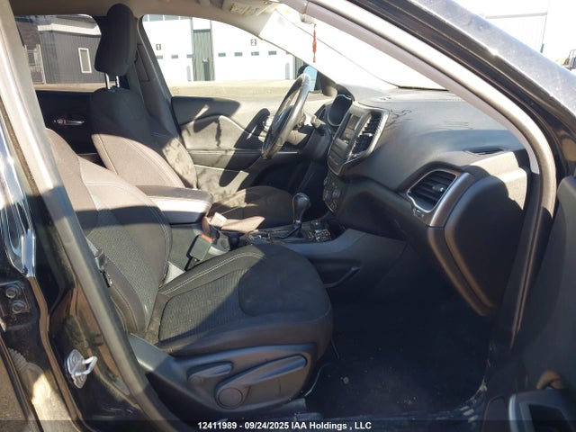 1C4PJMAB8KD446265 Jeep 2019