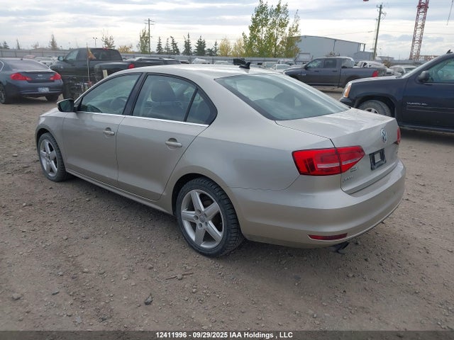 3VWL07AJ1FM231294 Volkswagen 2015