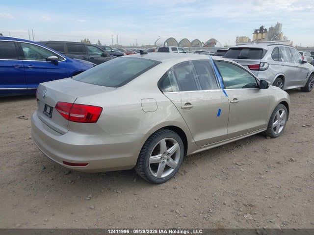 3VWL07AJ1FM231294 Volkswagen 2015