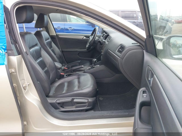 3VWL07AJ1FM231294 Volkswagen 2015