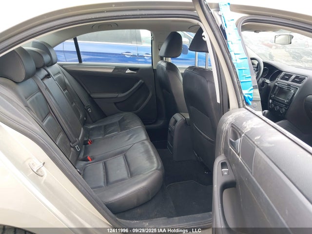 3VWL07AJ1FM231294 Volkswagen 2015