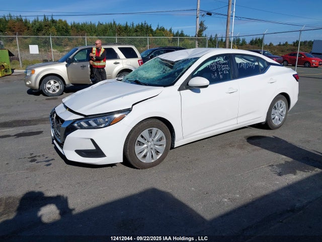 Nissan 2022 2022 3N1AB8BV0NY303902 Image 2