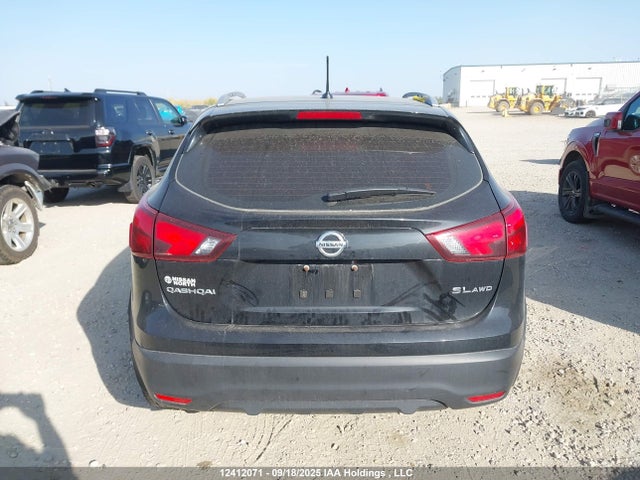 JN1BJ1CR5JW285396 Nissan 2018