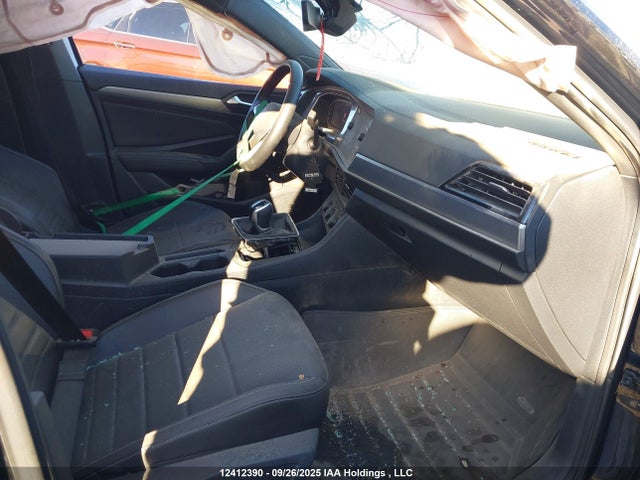 3VWSM7BU9NM034140 Volkswagen tsi