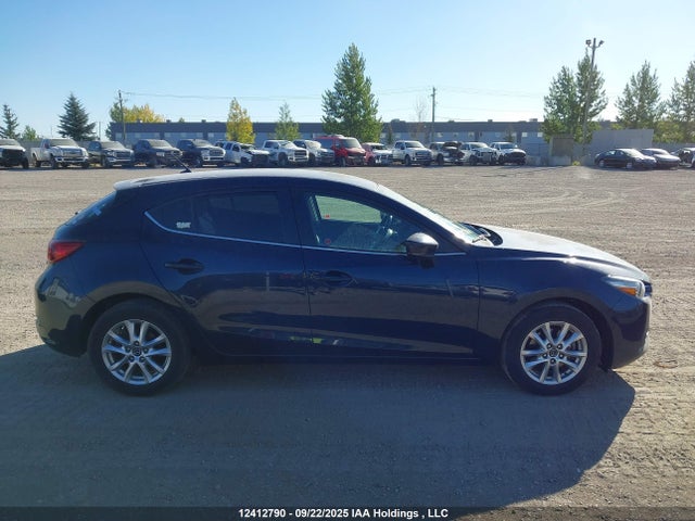 3MZBN1L73JM264091 Mazda pe